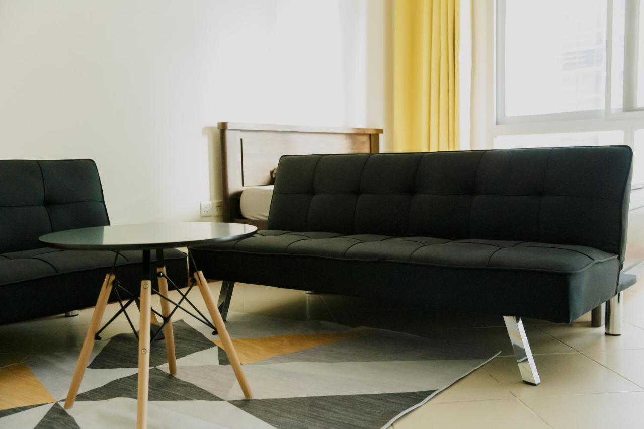 Yellow Studio Apt 511 In Marina Diamond One Apartment Dubai