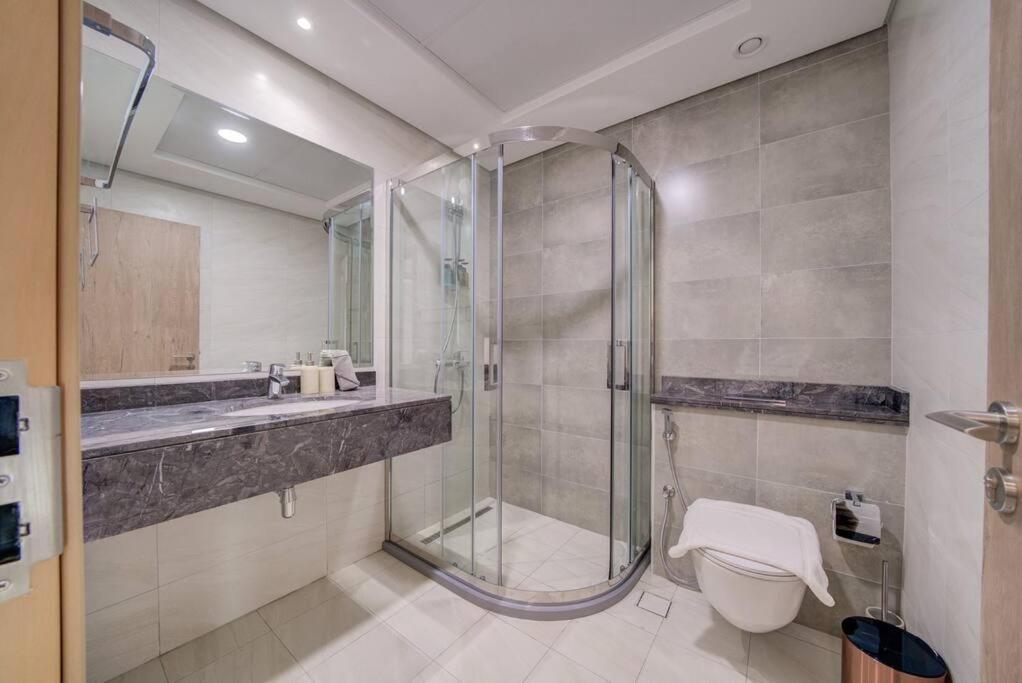 Canal View L Stylish & Spacious Dubai