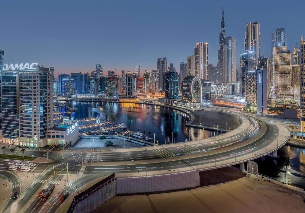 Canal View L Stylish & Spacious * Dubai