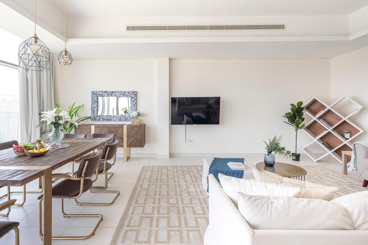 Frank Porter - Mada Residences Apartment Dubai