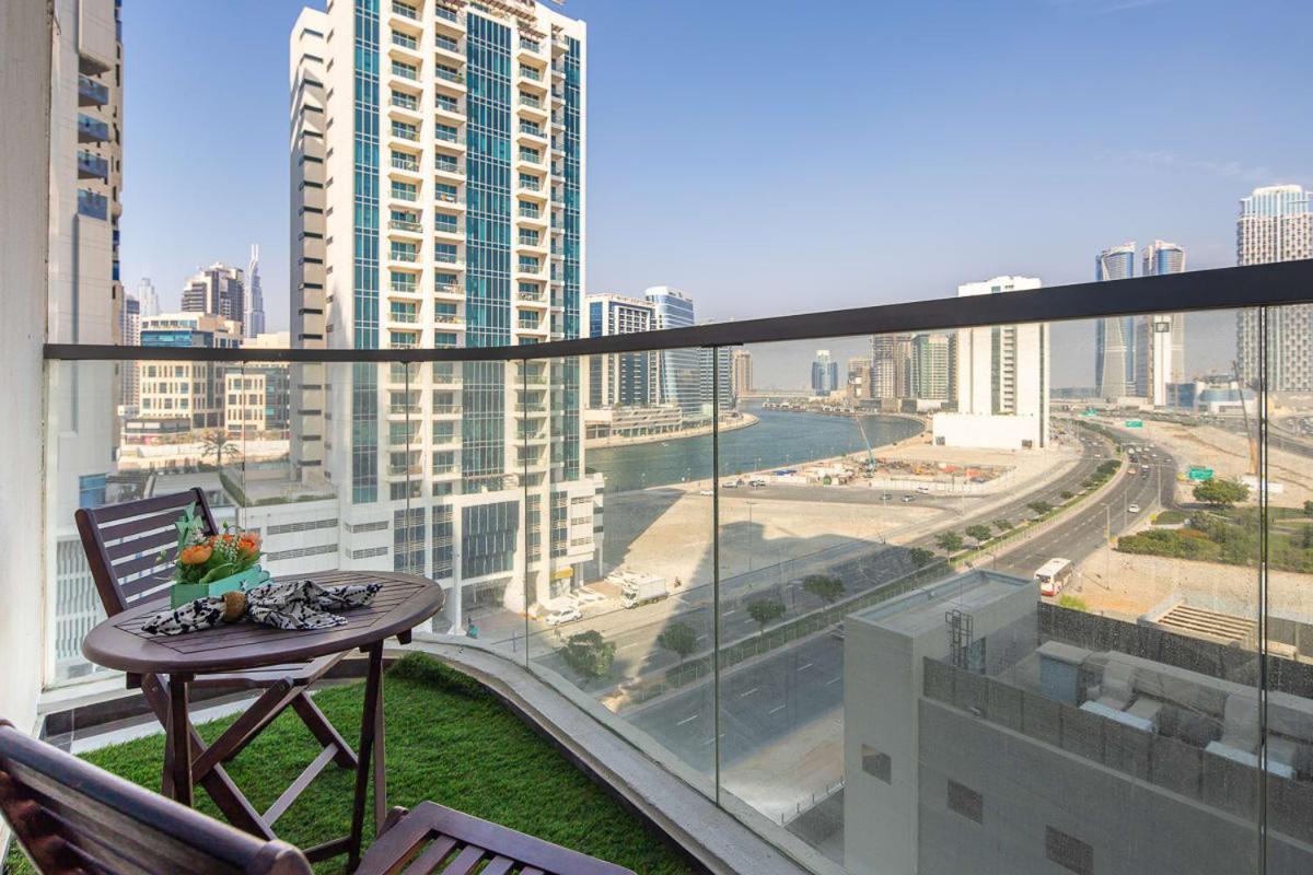 Frank Porter - Bayz By Danube Apartment *
