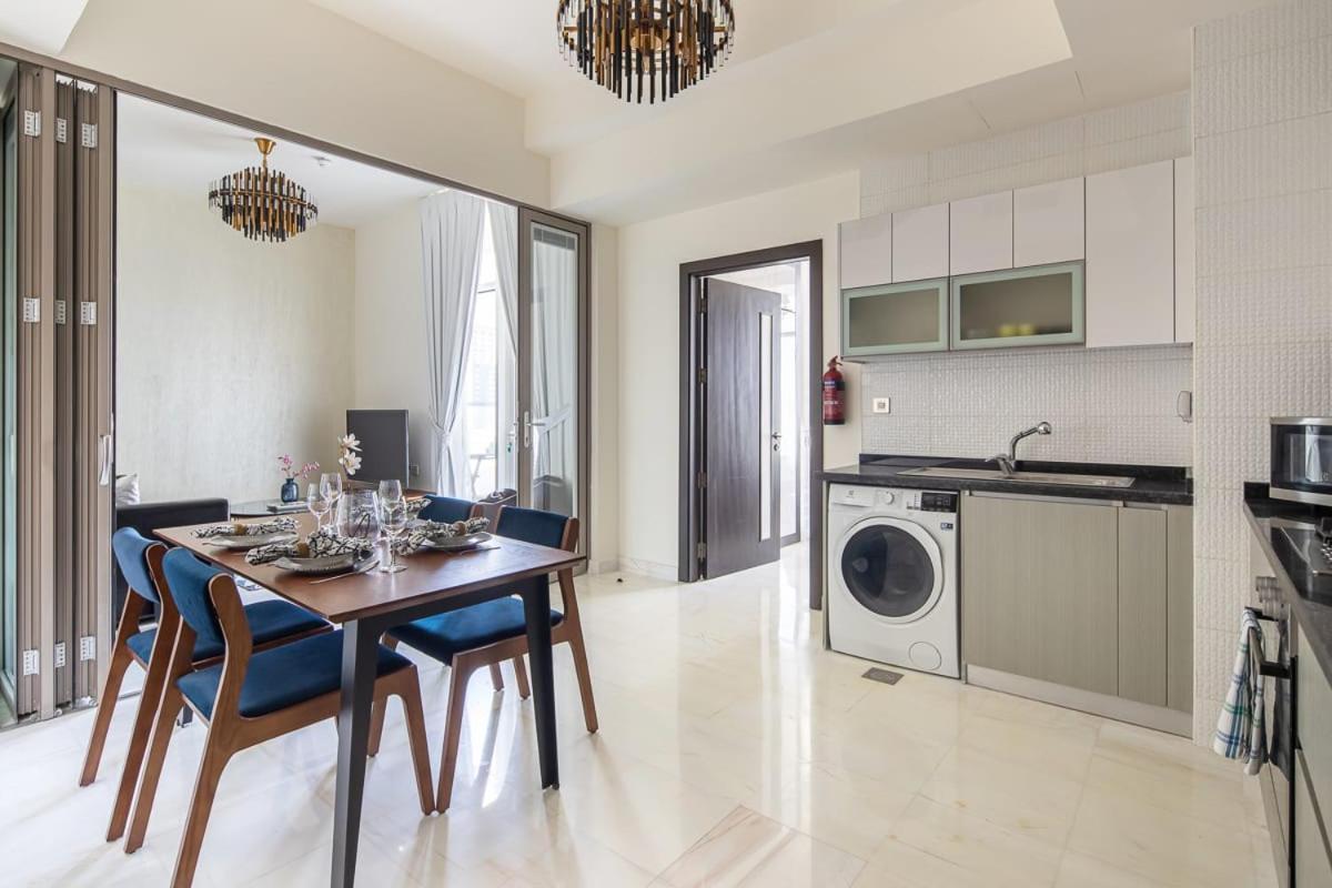 Frank Porter - Bayz By Danube Apartment Dubai