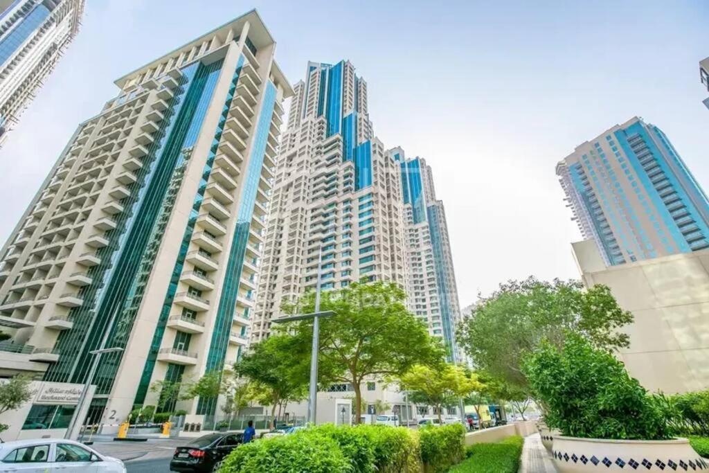 For Rent Close To Burj Khalifa &dubai Mall.