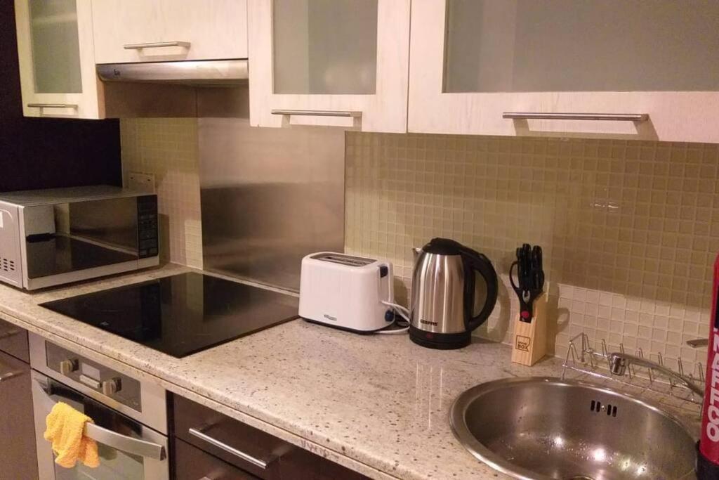 For Rent Close To Burj Khalifa &dubai Mall. Apartment Dubai