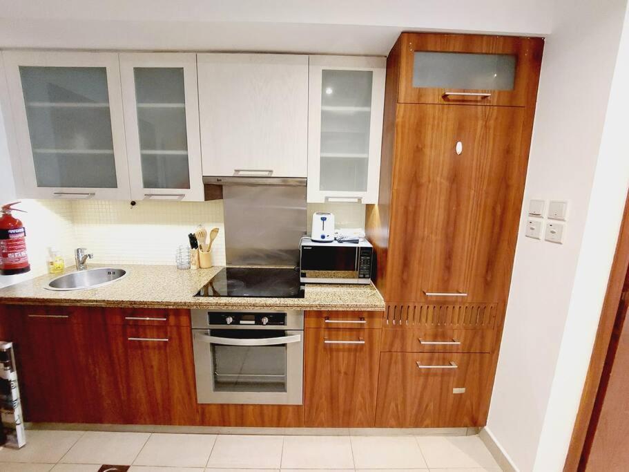 For Rent Close To Burj Khalifa &dubai Mall. * Dubai