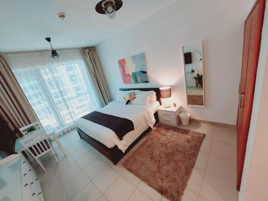 For Rent Close To Burj Khalifa &dubai Mall. Apartment