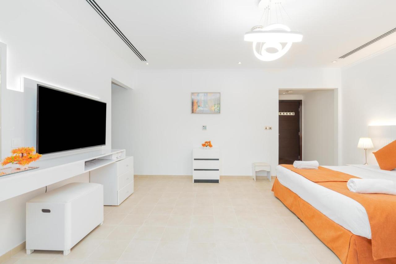 6 Plus 1 Bdr Jumeirah Park With Amz Climatized Huge Private Pool - 5 Min From Jbr Beach Dubai