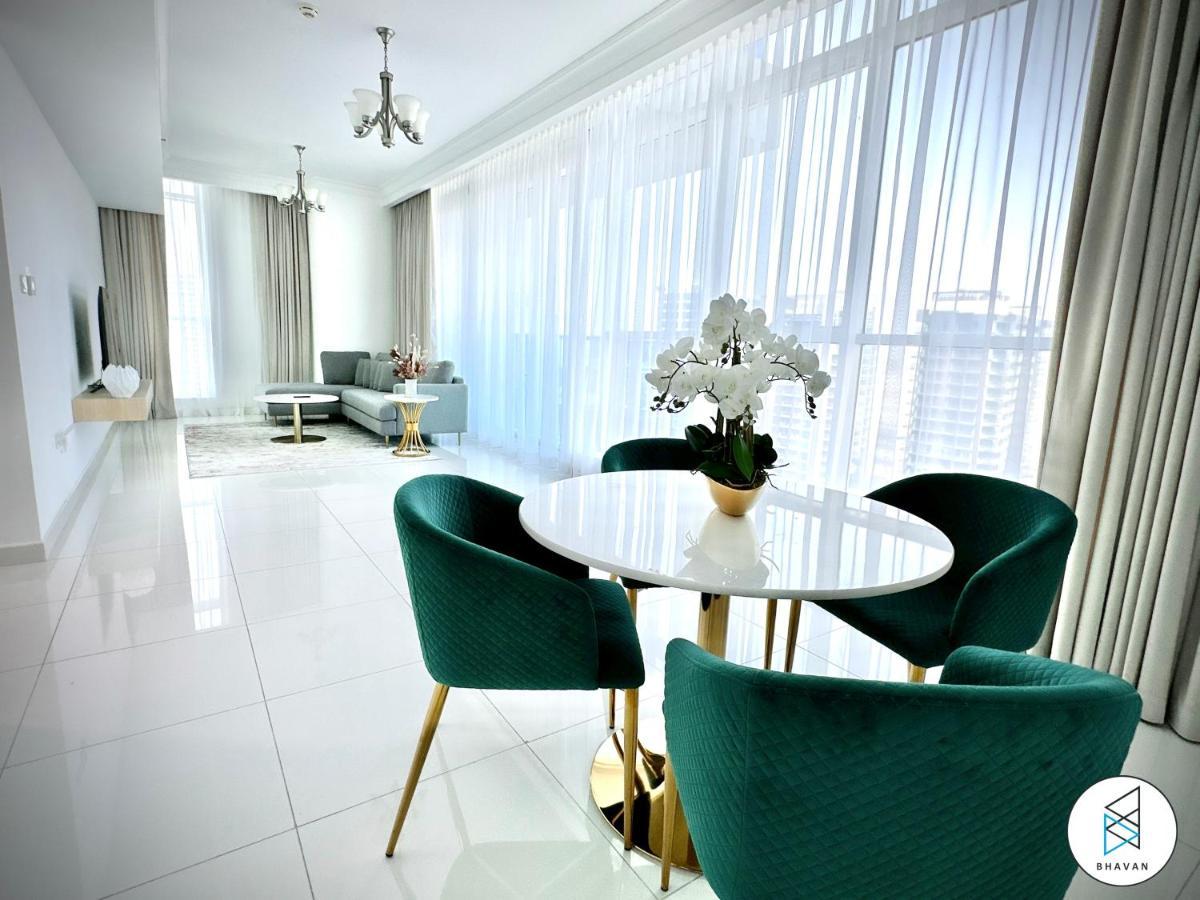 Apartment At Business Bay By Bhavan Dubai