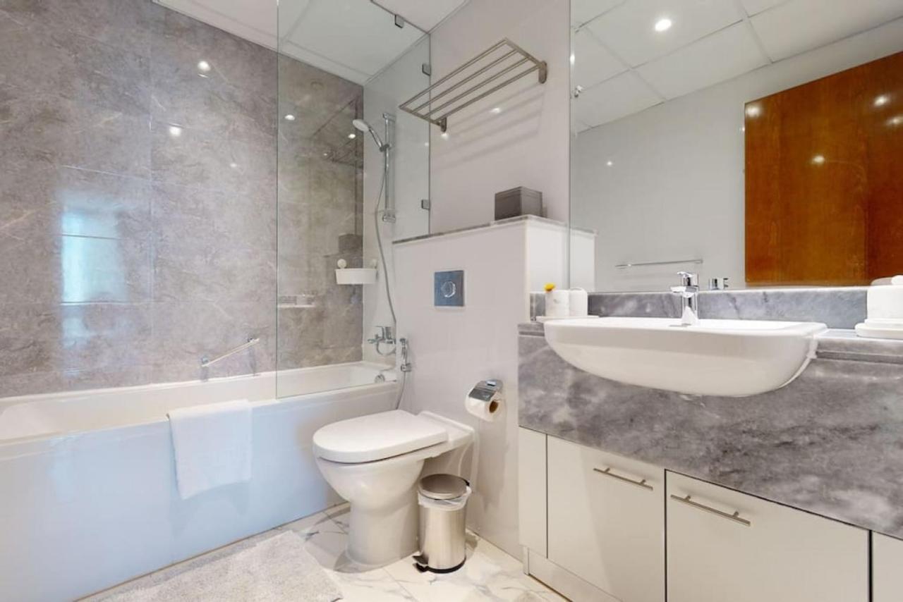 Meera Tower - Sleek One Bedroom * Dubai