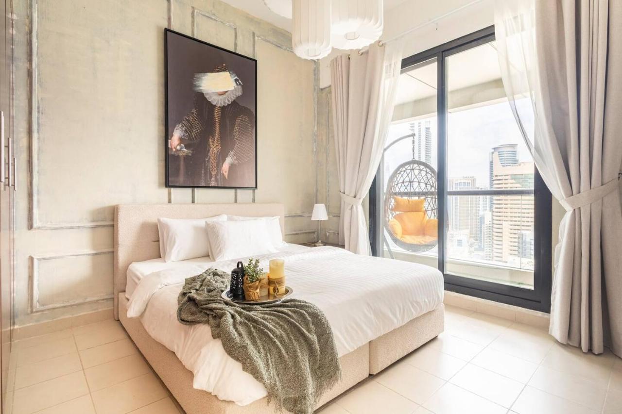 Beautiful Home, Magnificent View Apartment Dubai