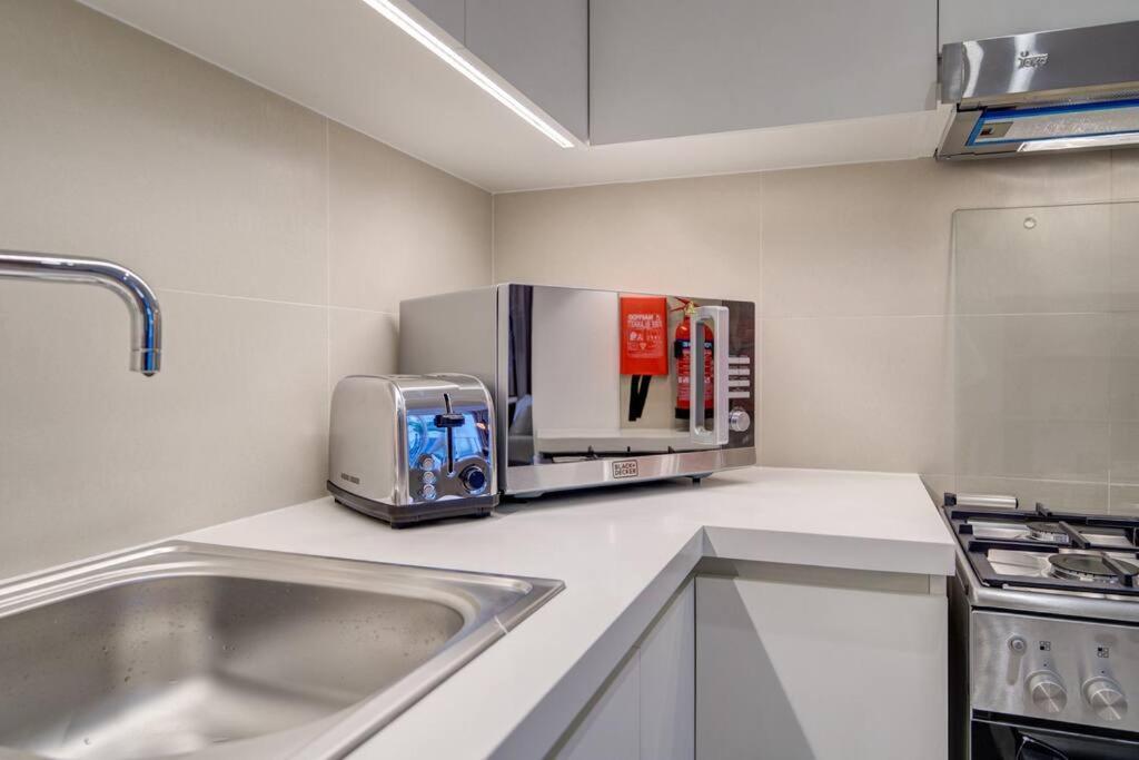Spacious L Brand New L Great Amenities