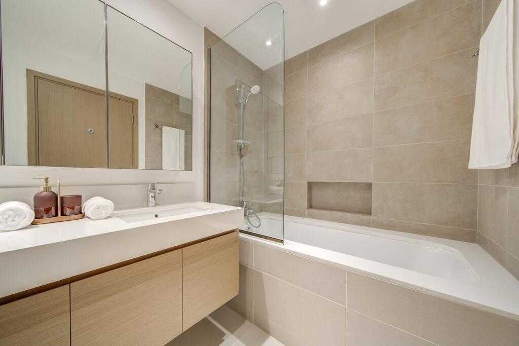 Spacious L Brand New L Great Amenities Dubai