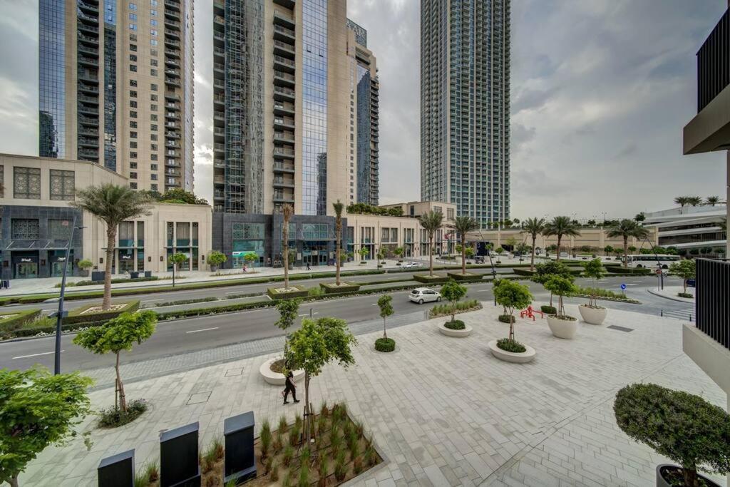 Spacious L Brand New L Great Amenities Apartment *