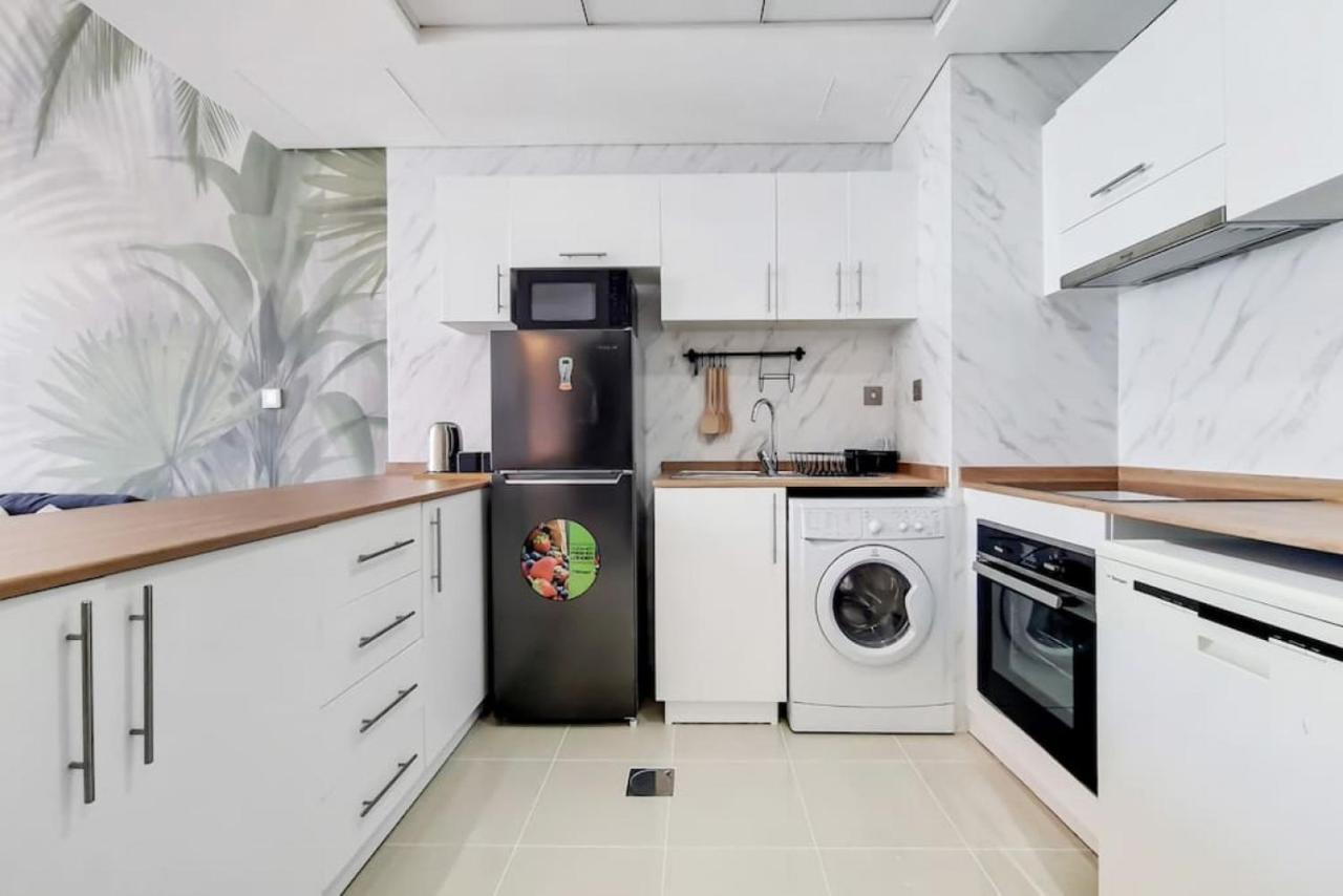 Apartment Bay Central, Marina - Exquisite One Bed With Marina View Dubai