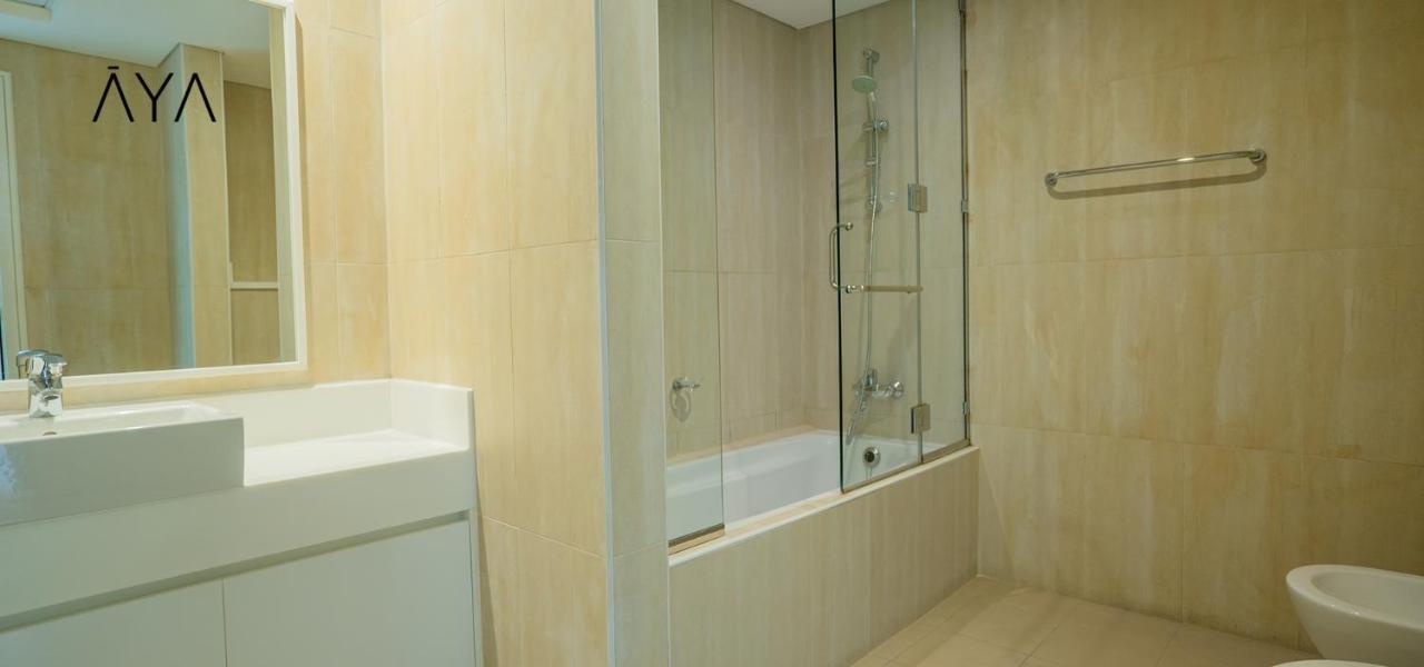 Beachfront Bliss 1br In Marina Daire *