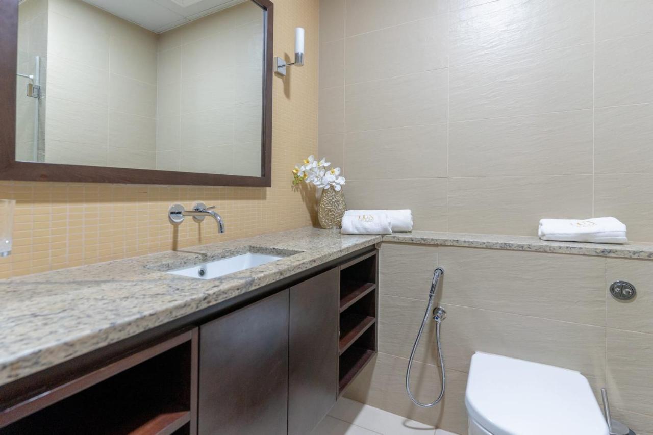 Exclusive Luxury 4 Bedroom Palm Penthouse Apartment *