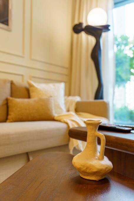 Sophisticated 2br In Unbeatable Downtown Location Daire