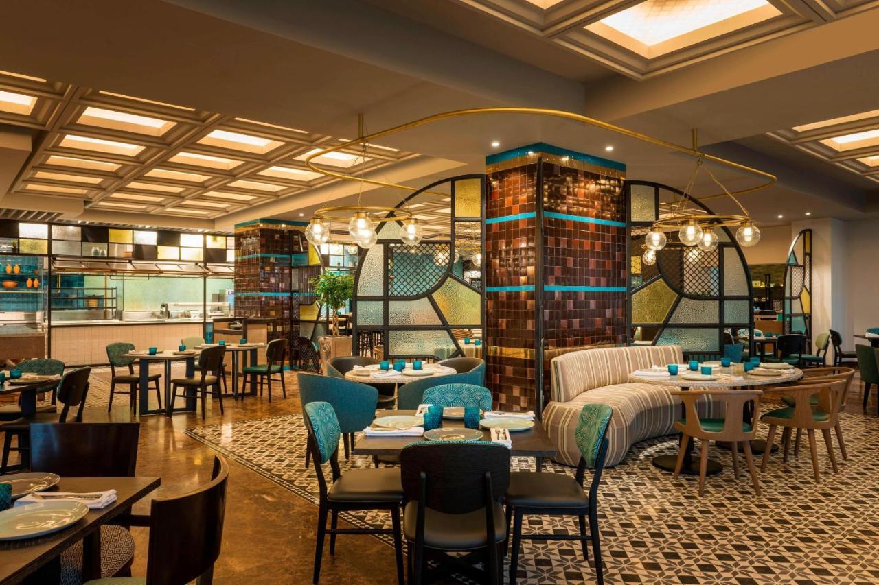 Sheraton Mall Of The Emirates Hotel, Hotel