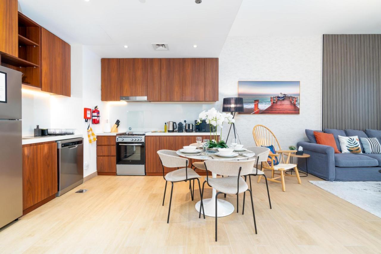Ultimate With Big Terrace, Amazing Sunset, Perfect For 4 People Apartamento Dubai