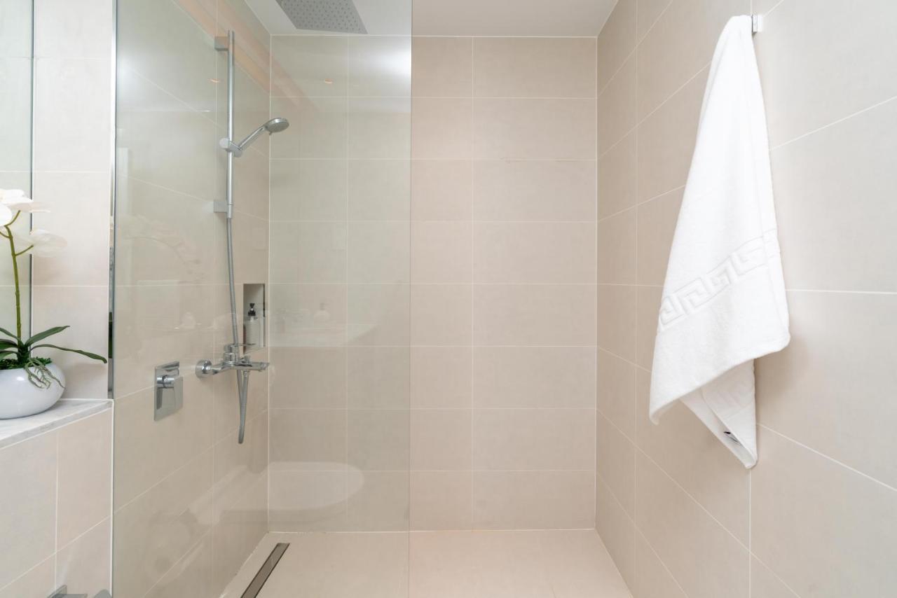 Apartamento Ultimate With Big Terrace, Amazing Sunset, Perfect For 4 People *