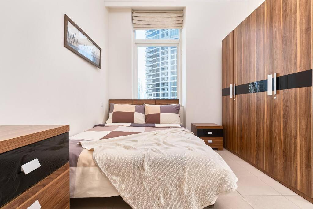 Daire Beautiful 1br At Botanica Tower With Sunset View Marina