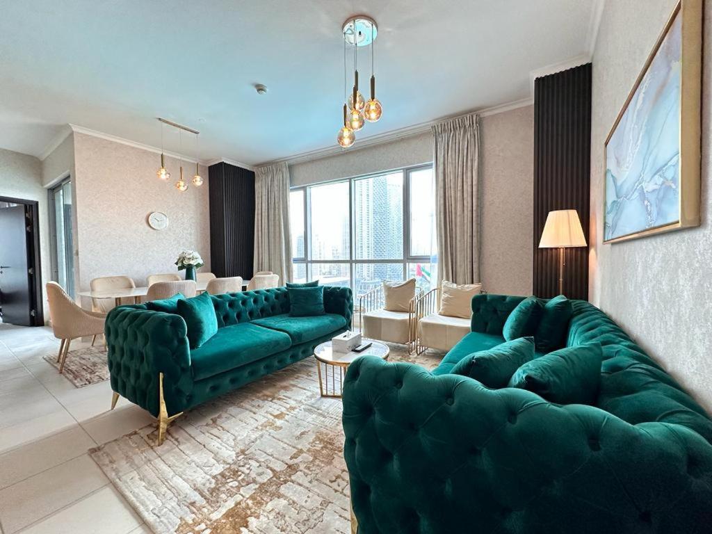 Durrani Homes - Supreme 5br Besides Mall With Burj Khalifa And Fountain View Dubai