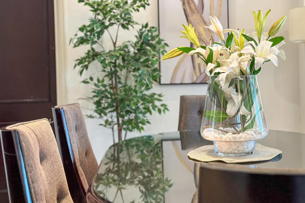 Higuests - Glamorous Apt With Partial Views Of Burj Khalifa Apartment Dubai