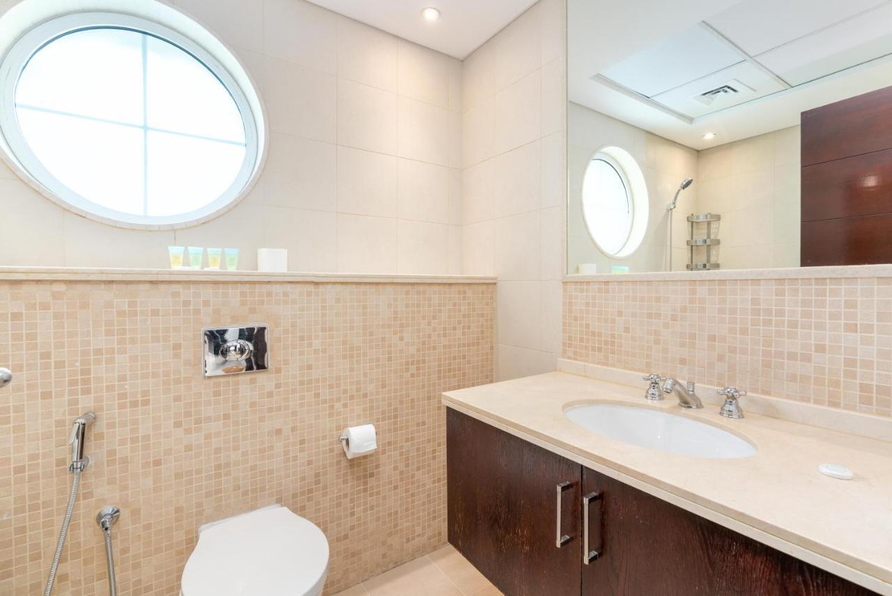 6 Plus 1 Bdr Jumeirah Park With Amz Climatized Huge Private Pool - 5 Min From Jbr Beach Dubai