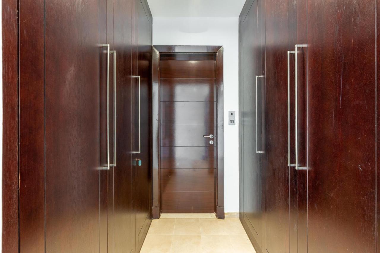 6 Plus 1 Bdr Jumeirah Park With Amz Climatized Huge Private Pool - 5 Min From Jbr Beach
