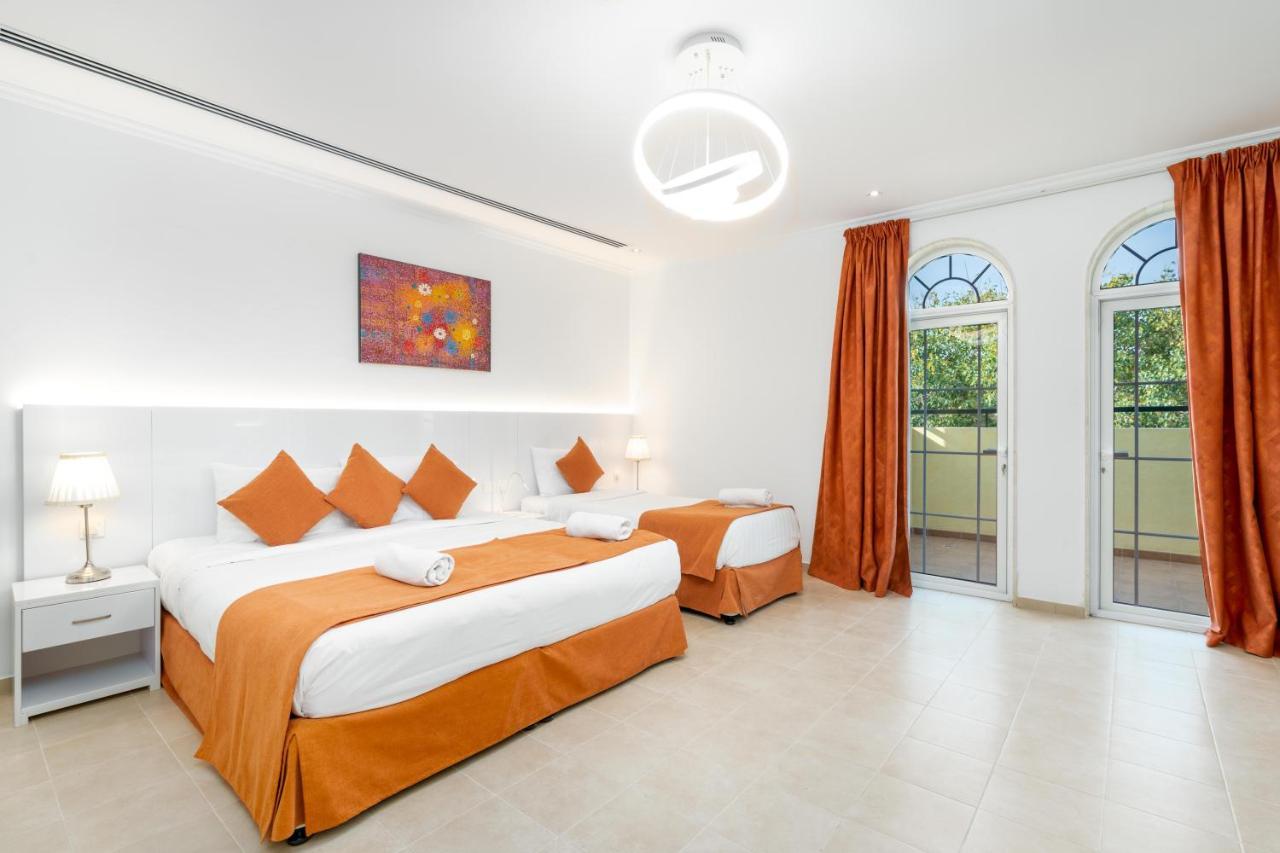 6 Plus 1 Bdr Jumeirah Park With Amz Climatized Huge Private Pool - 5 Min From Jbr Beach