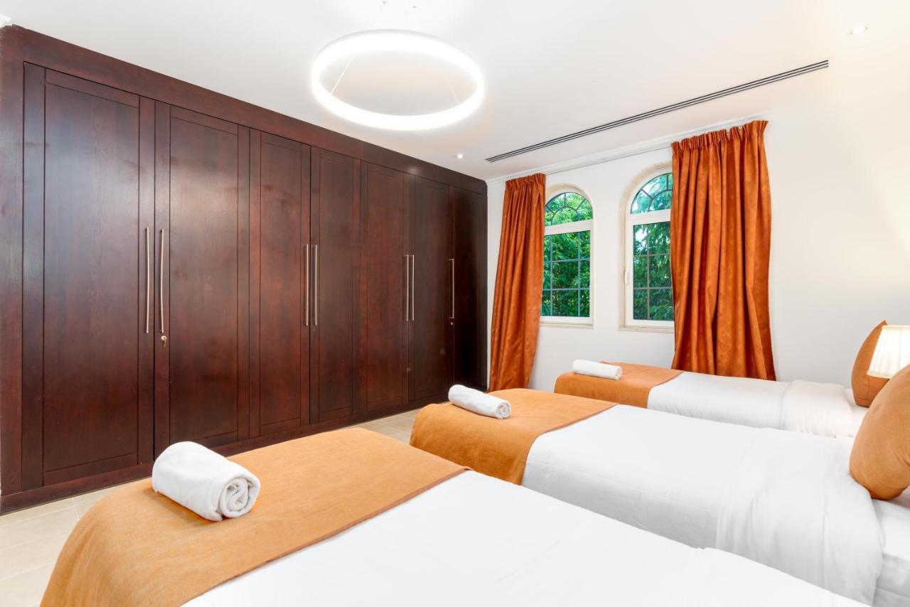 6 Plus 1 Bdr Jumeirah Park With Amz Climatized Huge Private Pool - 5 Min From Jbr Beach Apartamento Dubai