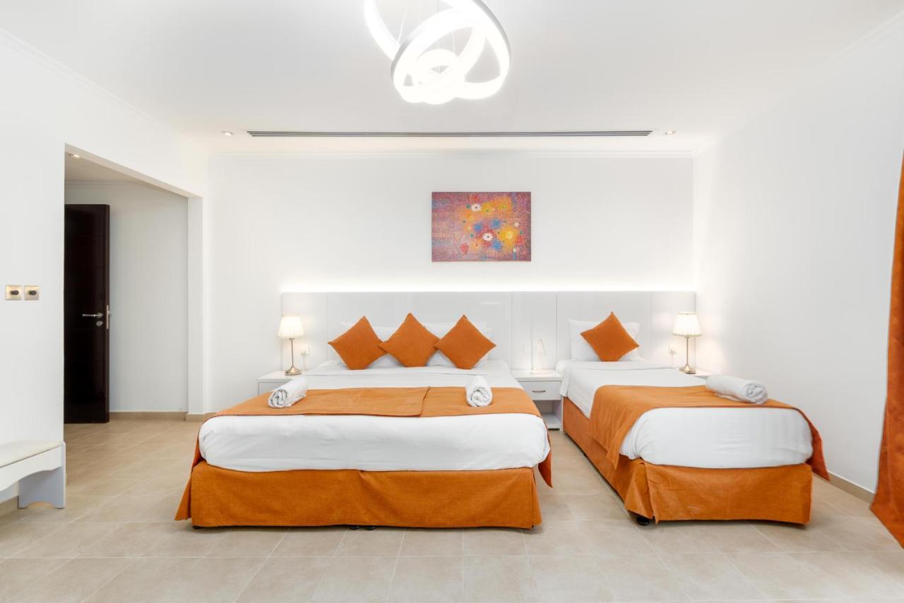 6 Plus 1 Bdr Jumeirah Park With Amz Climatized Huge Private Pool - 5 Min From Jbr Beach Apartamento