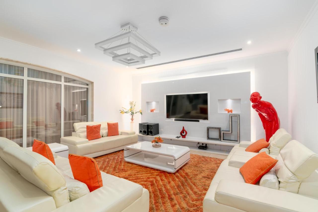 Apartamento 6 Plus 1 Bdr Jumeirah Park With Amz Climatized Huge Private Pool - 5 Min From Jbr Beach *