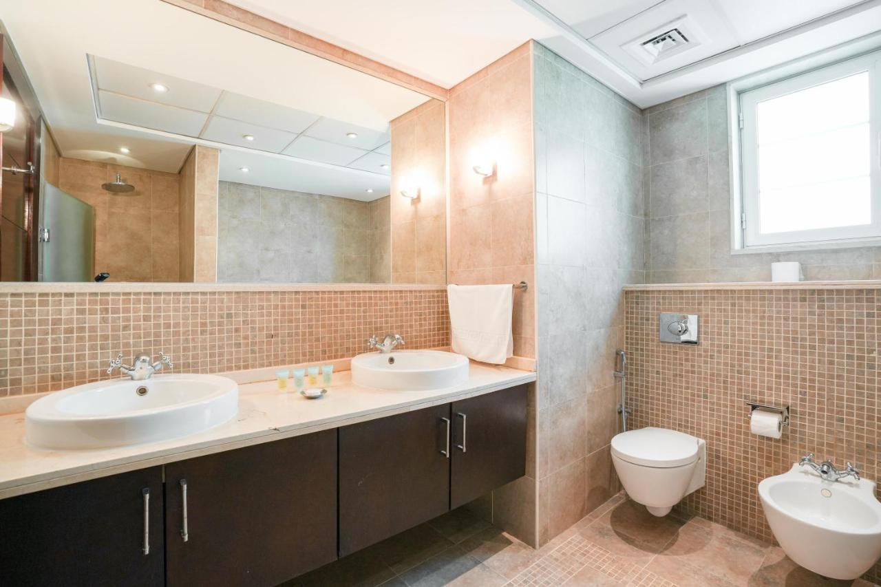 6 Plus 1 Bdr Jumeirah Park With Amz Climatized Huge Private Pool - 5 Min From Jbr Beach Apartamento