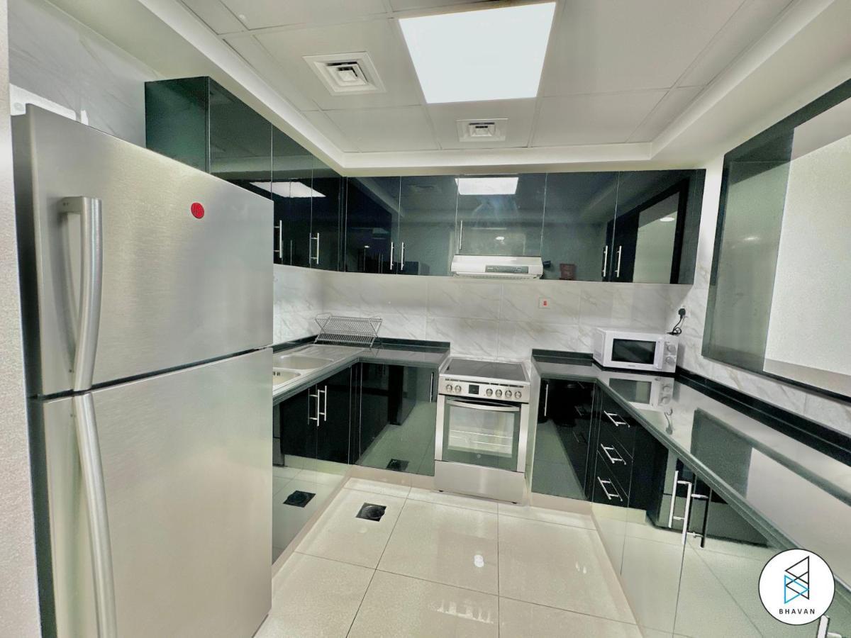 Apartment At Business Bay By Bhavan Dubai