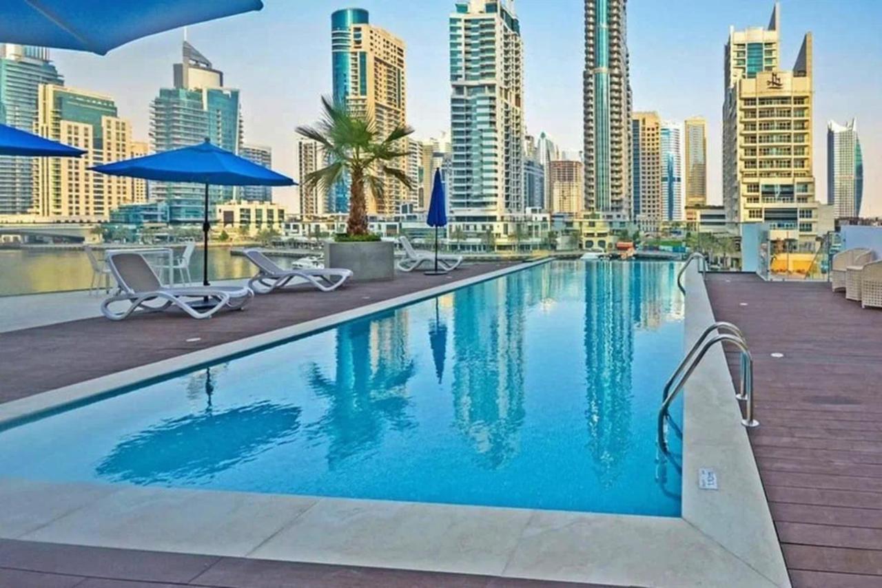 Vivid 2-bedroom Marina View Apartment