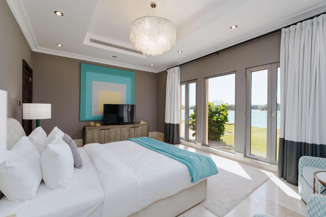 Maison Privee - Palm Jumeirah Front Xl With Private Pool Villa Dubai