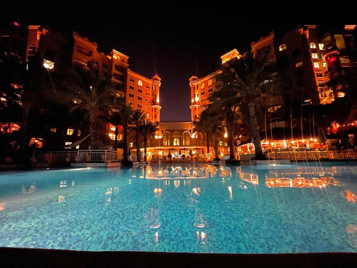 Luxury - Beachfront - Spacious Shoreline Residences - 5 Star Private Apartment *