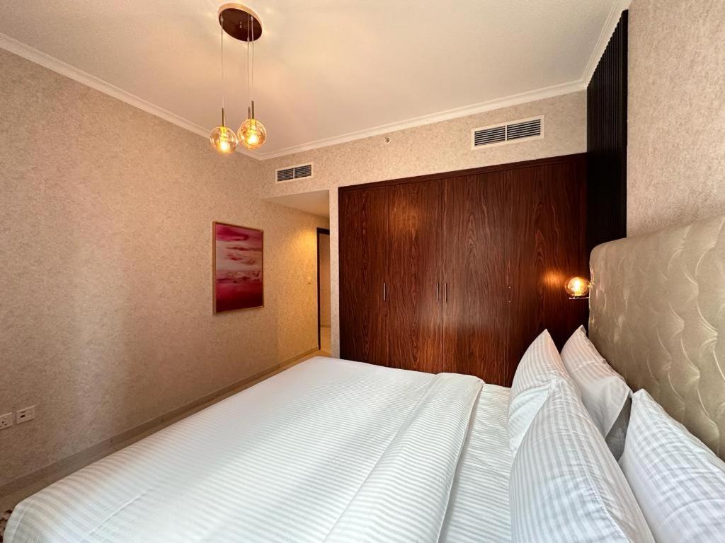 Daire Durrani Homes - Supreme 5br Besides Mall With Burj Khalifa And Fountain View *