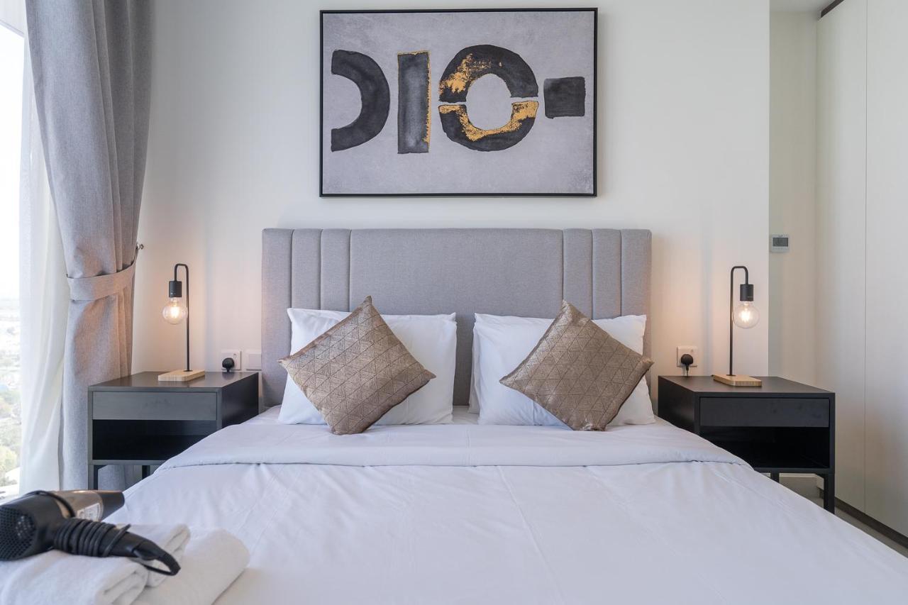 2bedroom Upsacale Near Metro Stn & Zabeel Park * Dubai