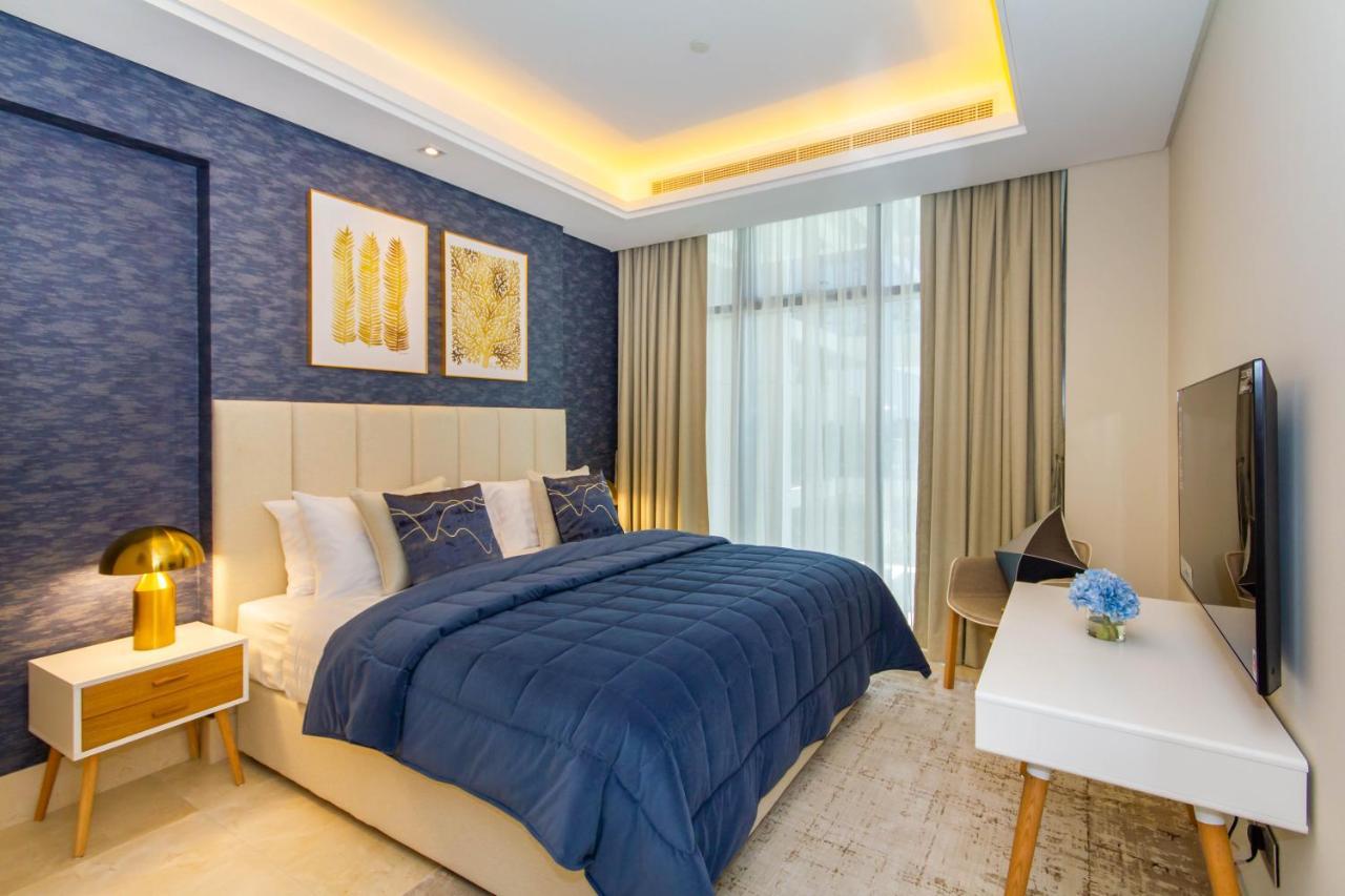 Bespoke Homes - Palm Jumeirah- 2 Bedroom Sea View With Pool & Access, The 8 Apartment *