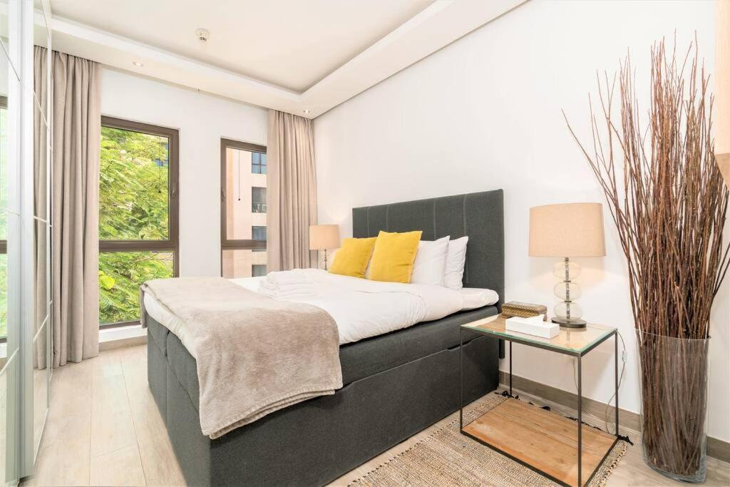 Luxury & Style With Terrace & View Downtown Apartment Dubai