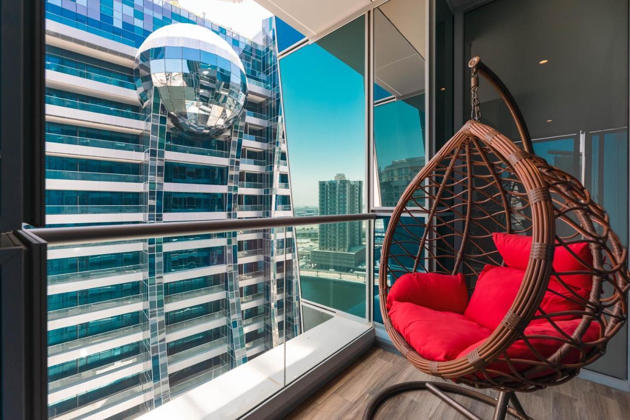 Simply Comfort In J One Tower Apartment