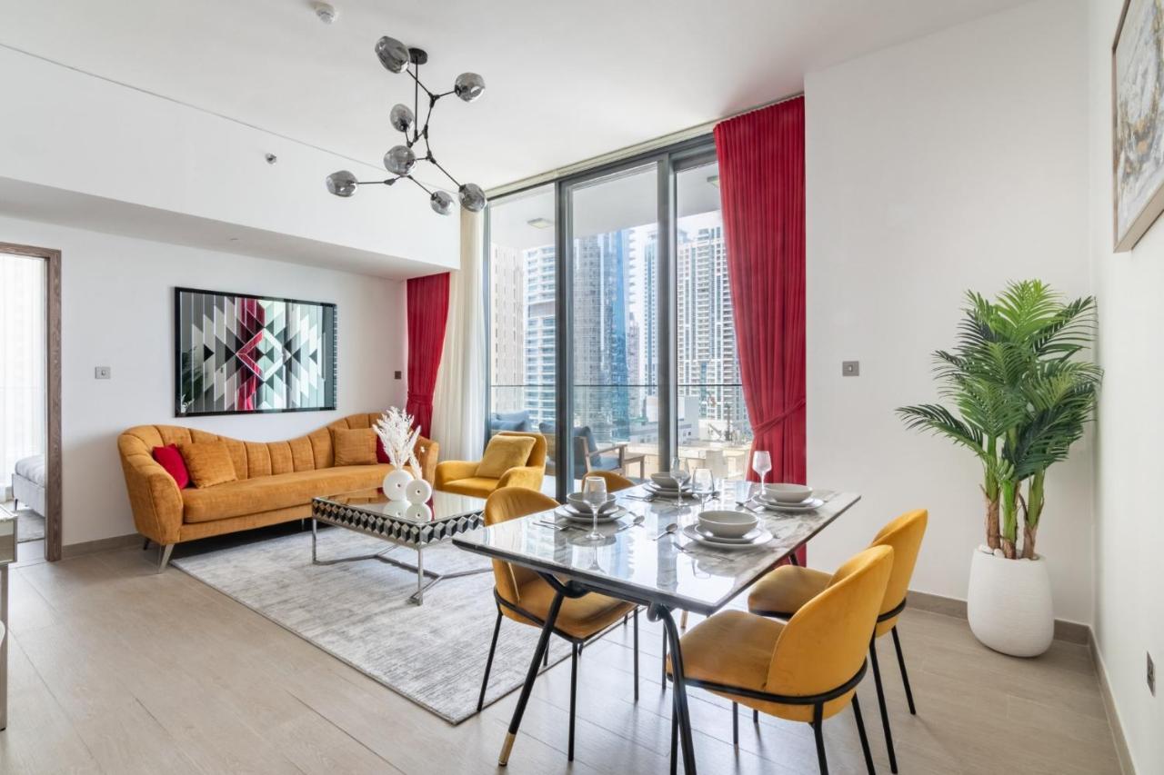 Vivid 2-bedroom Marina View *