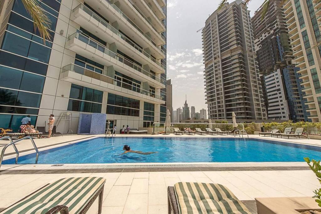Daire Beautiful 1br At Botanica Tower With Sunset View Marina