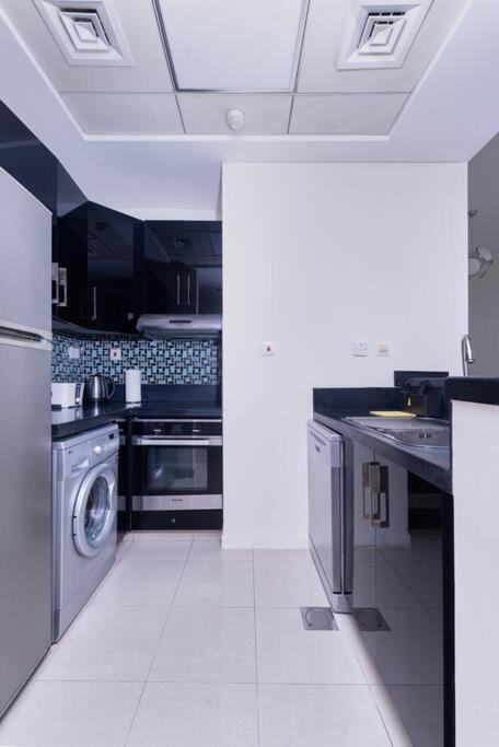 Beautiful 1br At Botanica Tower With Sunset View Marina * Dubai