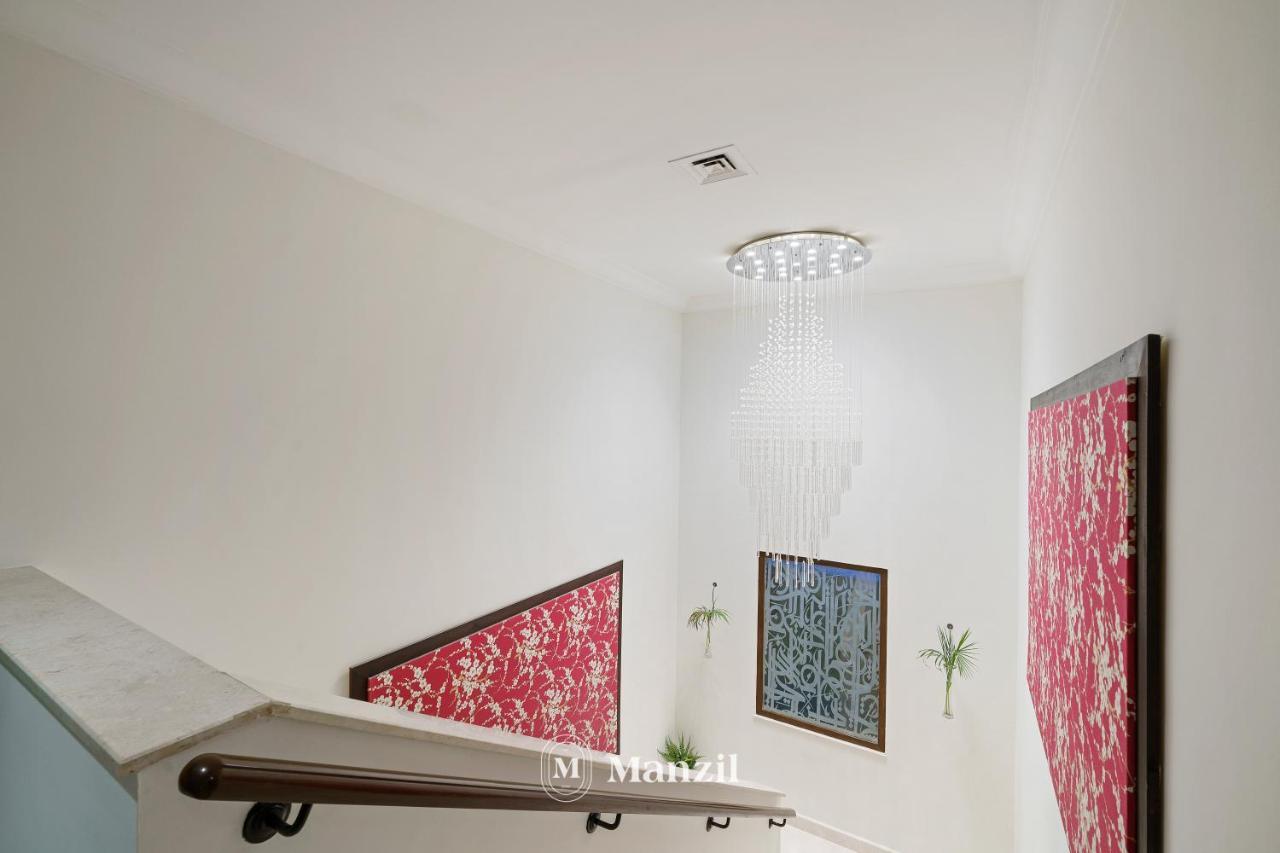 Villa Manzil - Ultra Luxury 5br With Pool And Beach Access In Palm Jumeirah Dubai