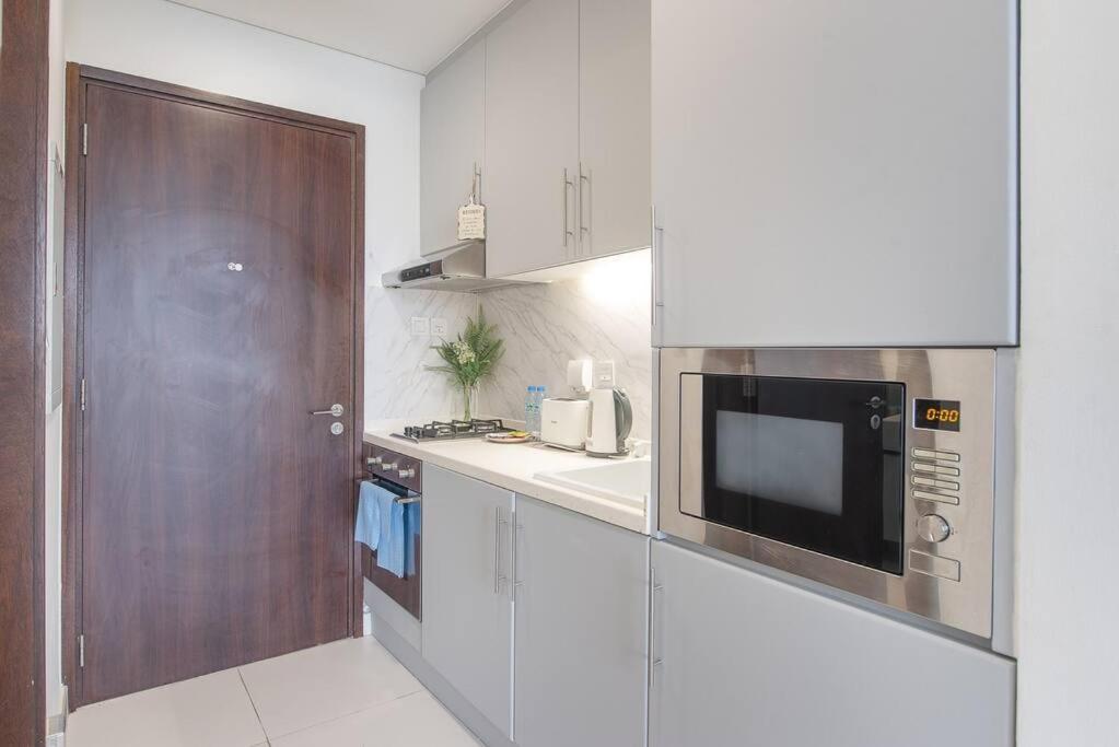 Apartment Studio Right On Palm Jumeirah Dubai