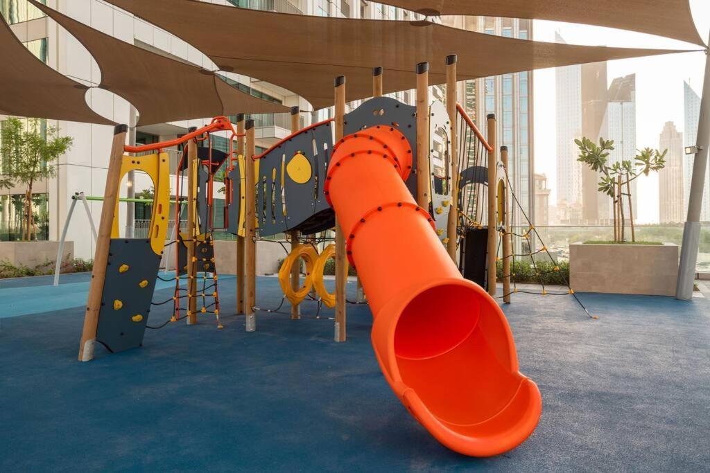 Prime Retreats @ Downtown Views By Emaar Apartment *