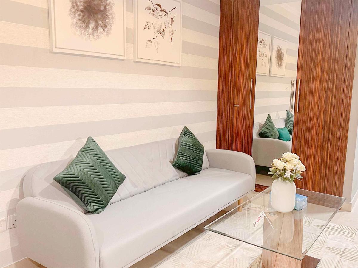 Cosmos Living Stylish Near Marina Apartment Dubai